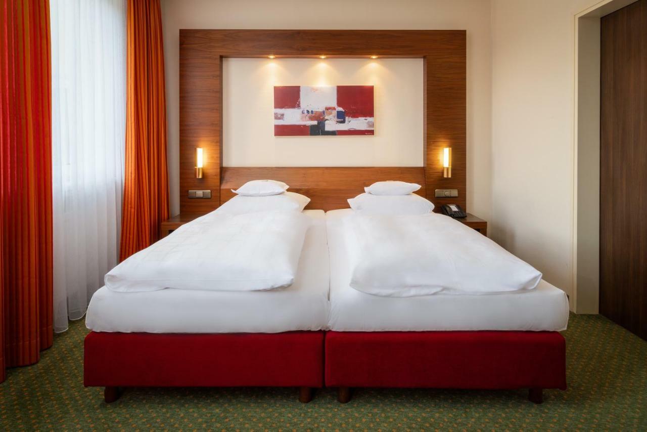 Parkhotel Am Taunus Oberursel Eksteriør billede
