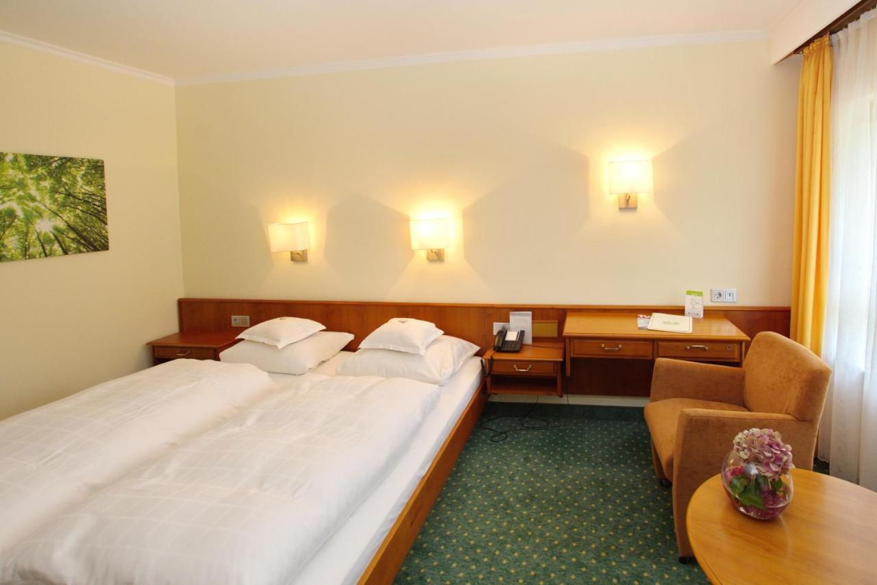 Parkhotel Am Taunus Oberursel Eksteriør billede