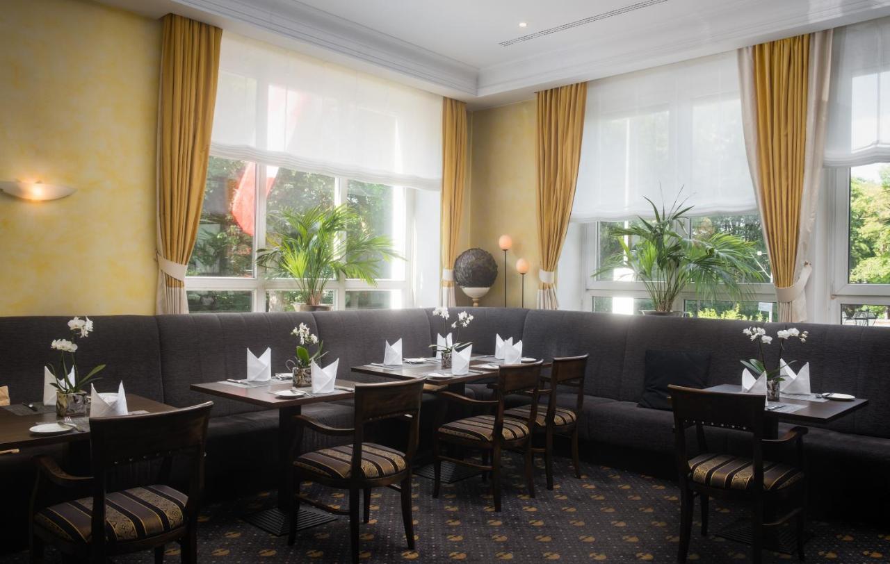 Parkhotel Am Taunus Oberursel Eksteriør billede